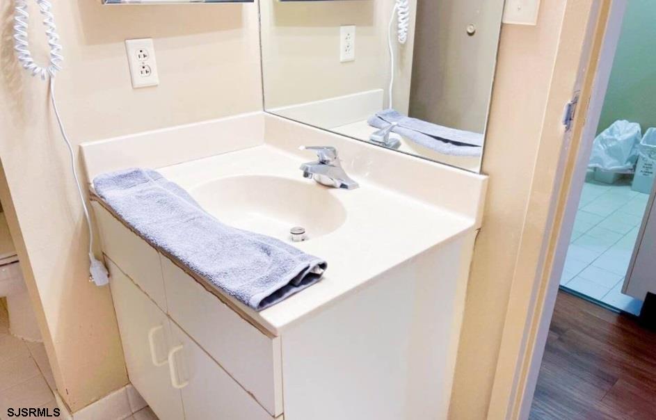1515 Boardwalk Unit: 1003