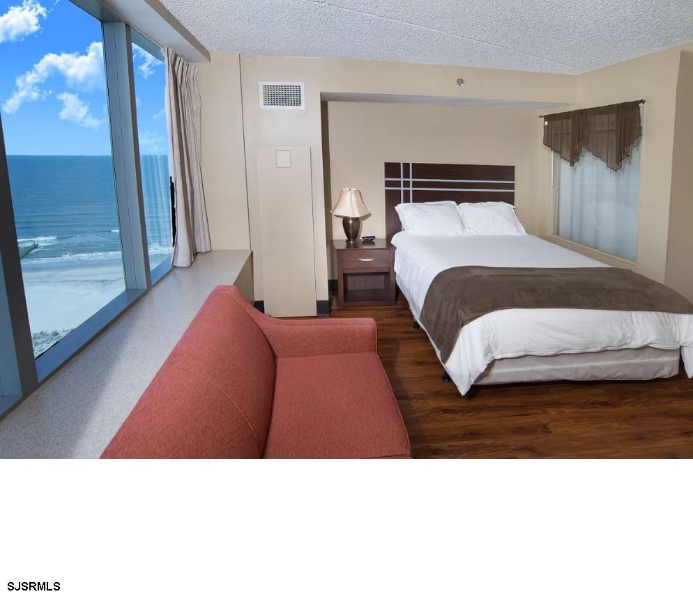 1515 Boardwalk Unit: 1003