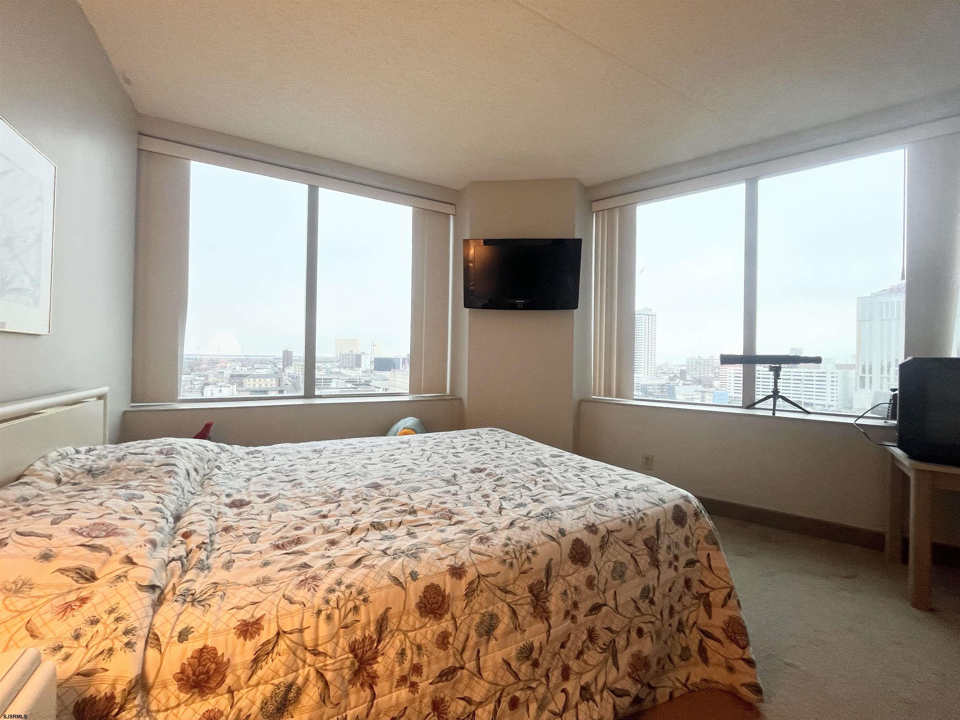 1515 Boardwalk Unit: 1211