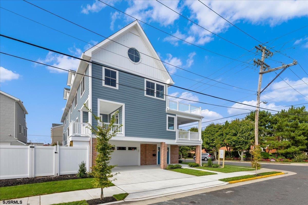 222 N Benson Ave