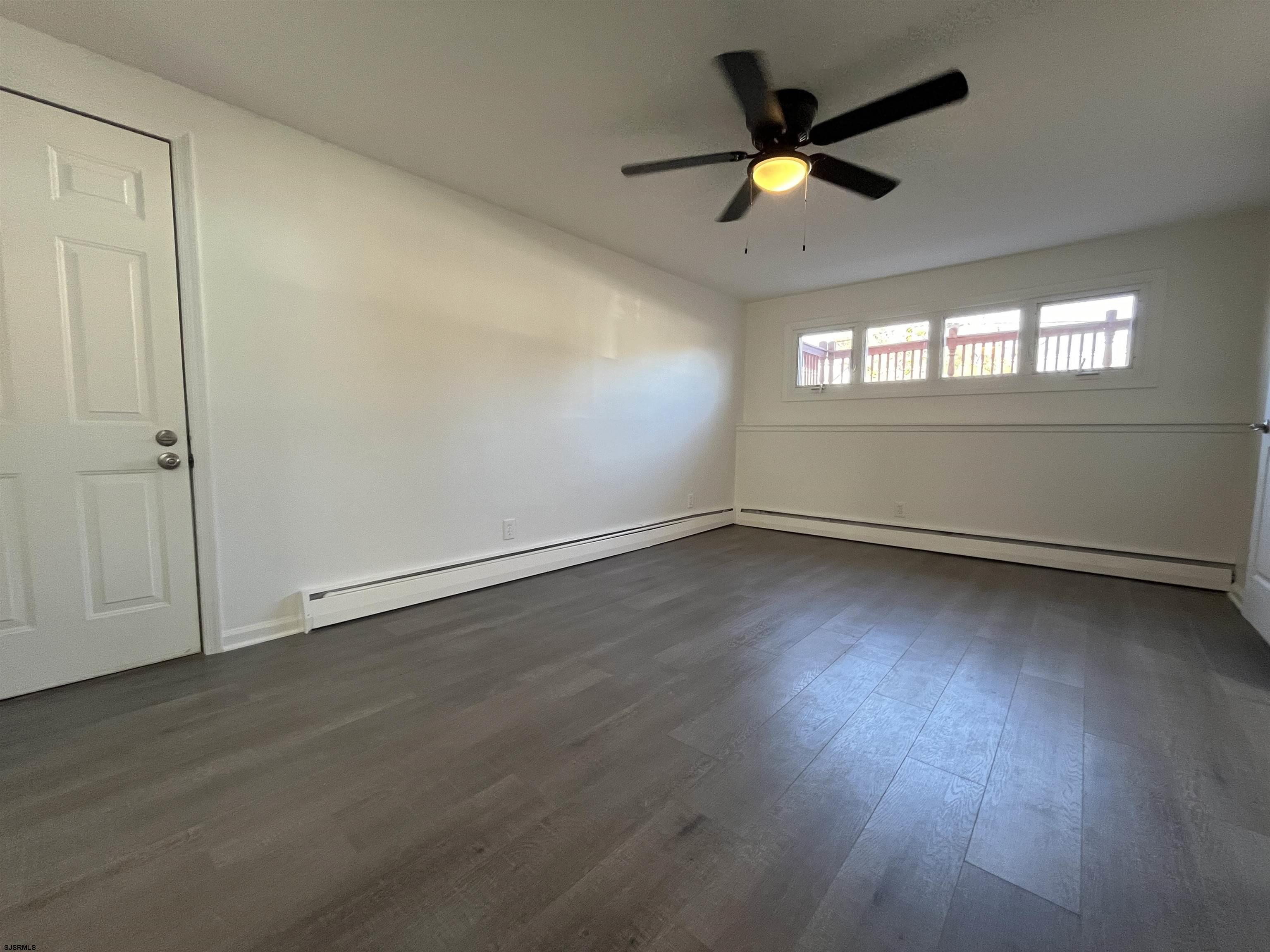 1 W Lee Ave