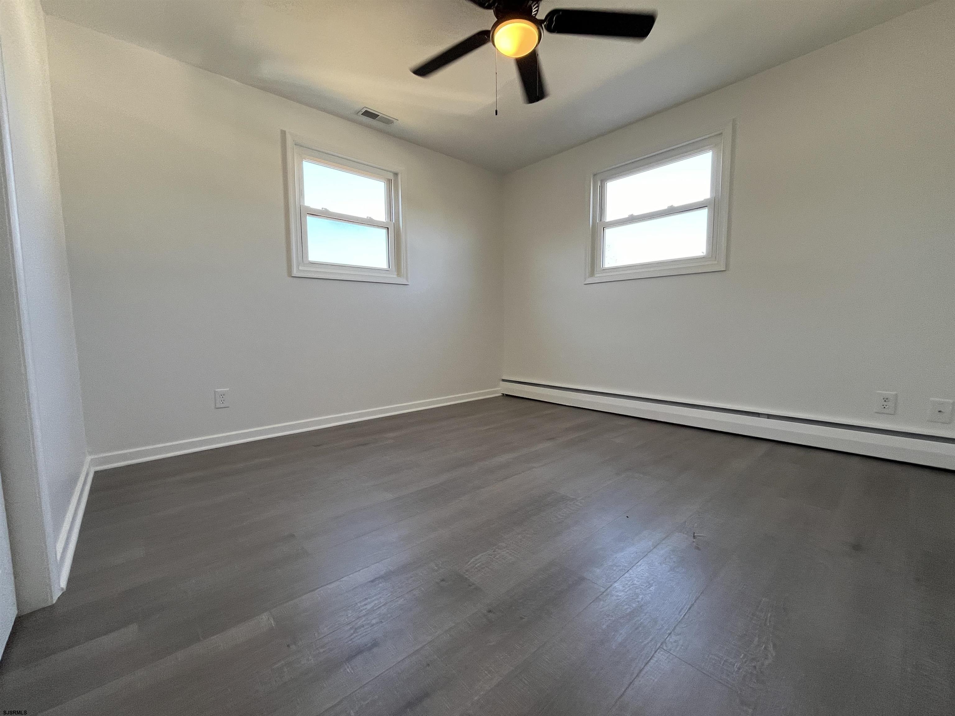 1 W Lee Ave