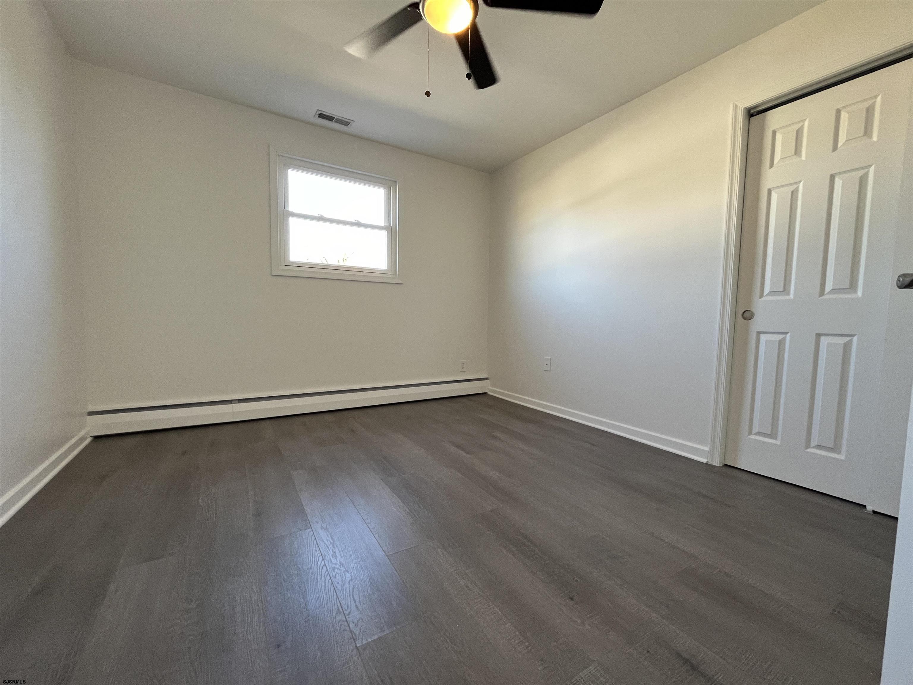 1 W Lee Ave