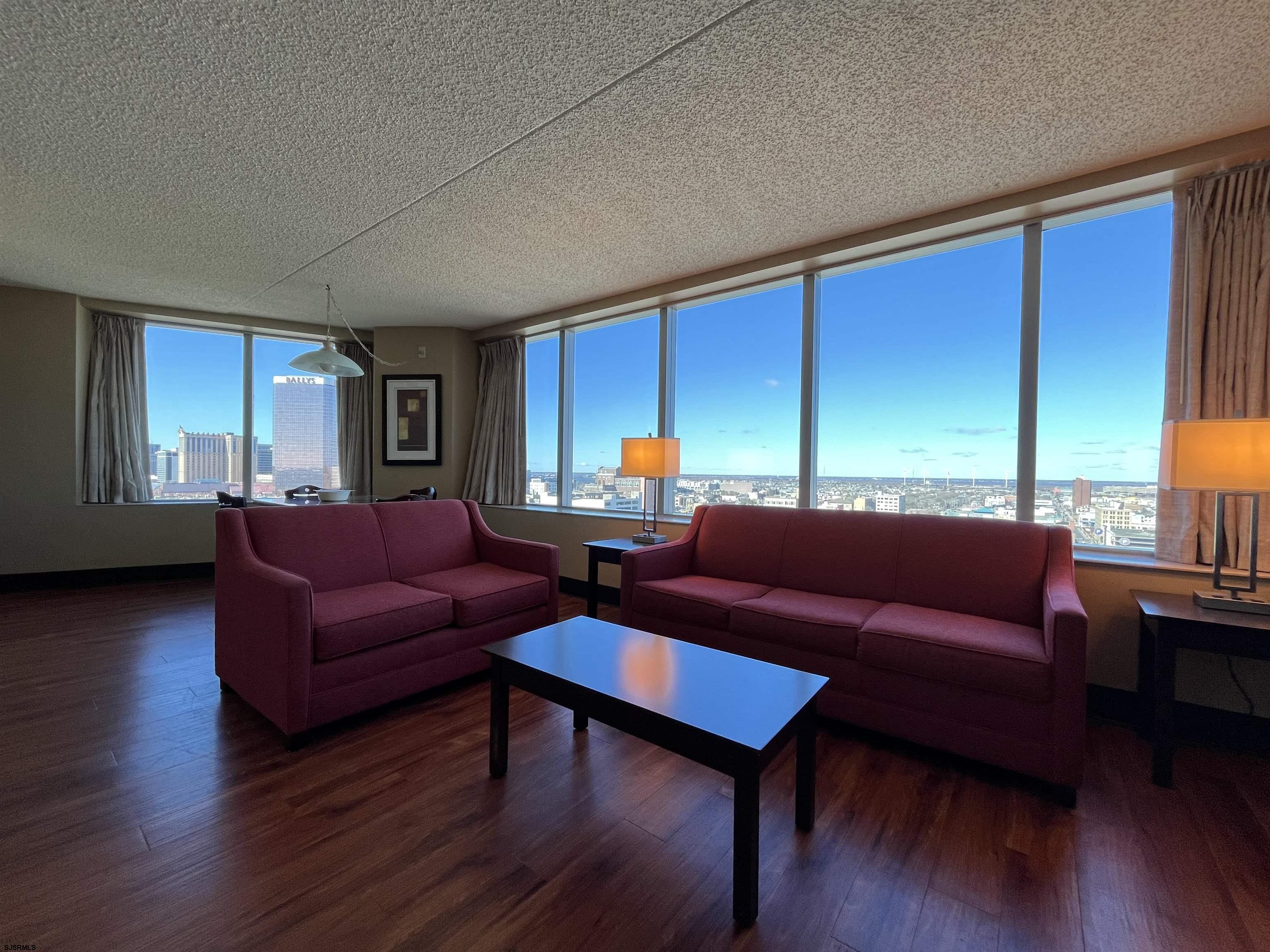 1515 Boardwalk Unit: 1711