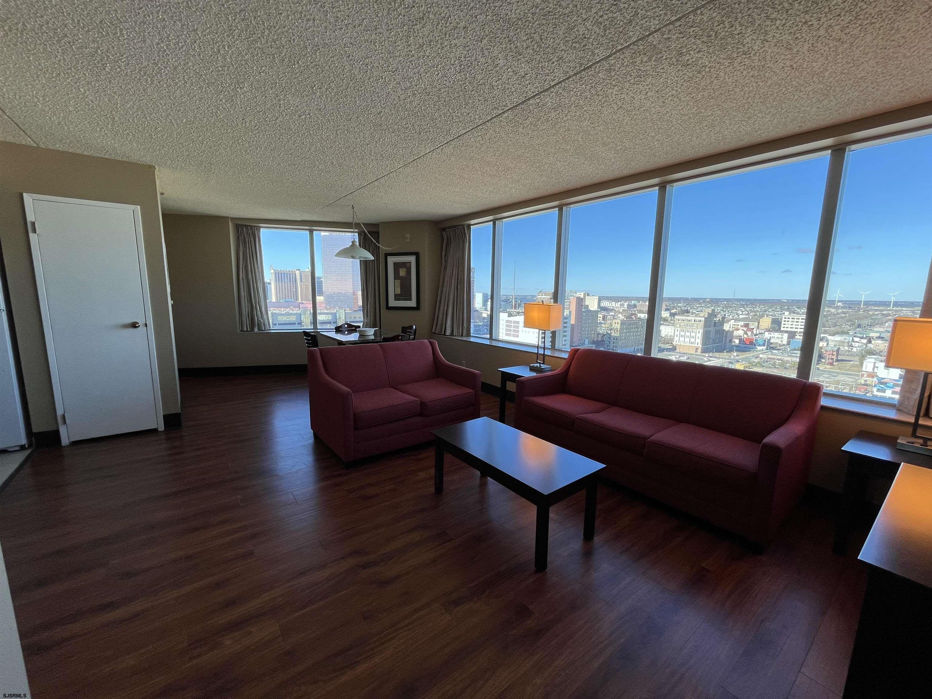 1515 Boardwalk Unit: 1711