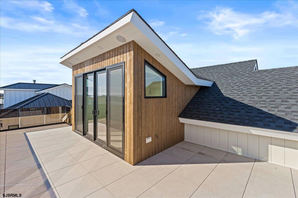 2 Dolphin Dr