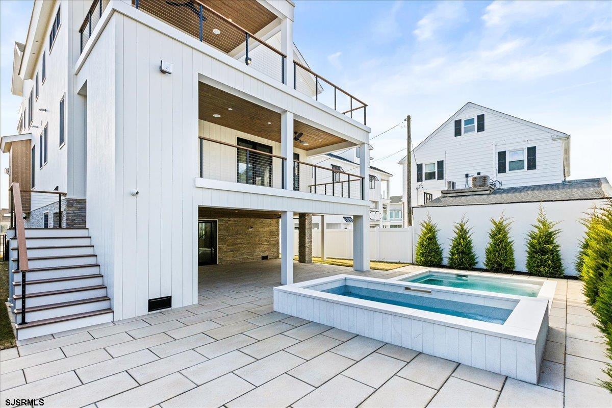 2 Dolphin Dr
