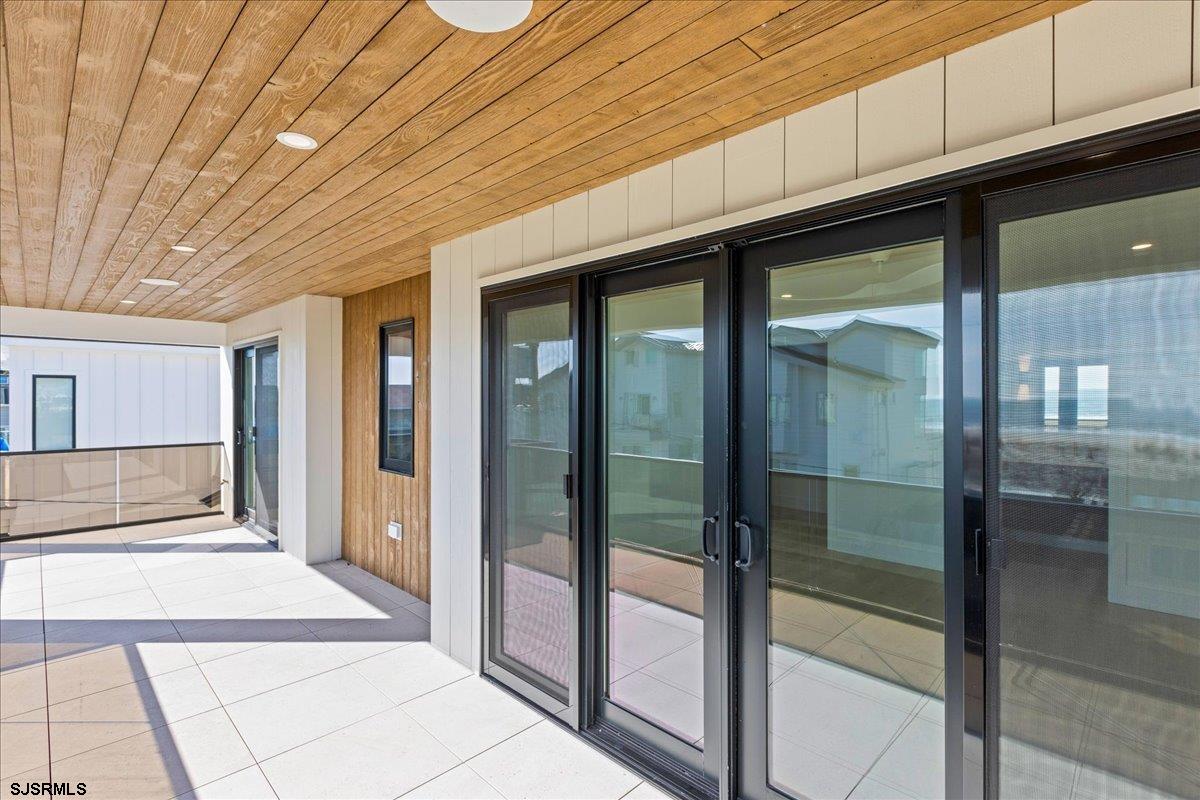 2 Dolphin Dr