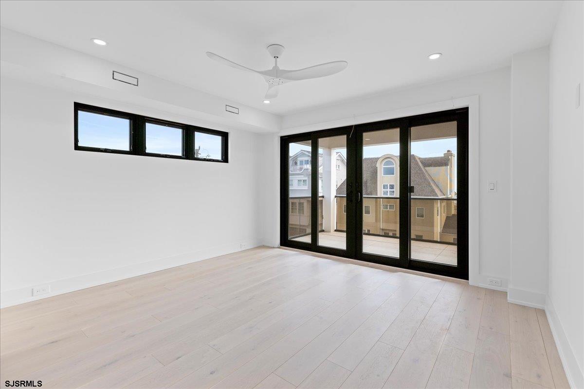 2 Dolphin Dr