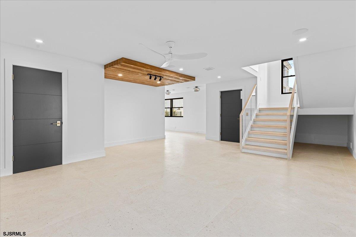 2 Dolphin Dr
