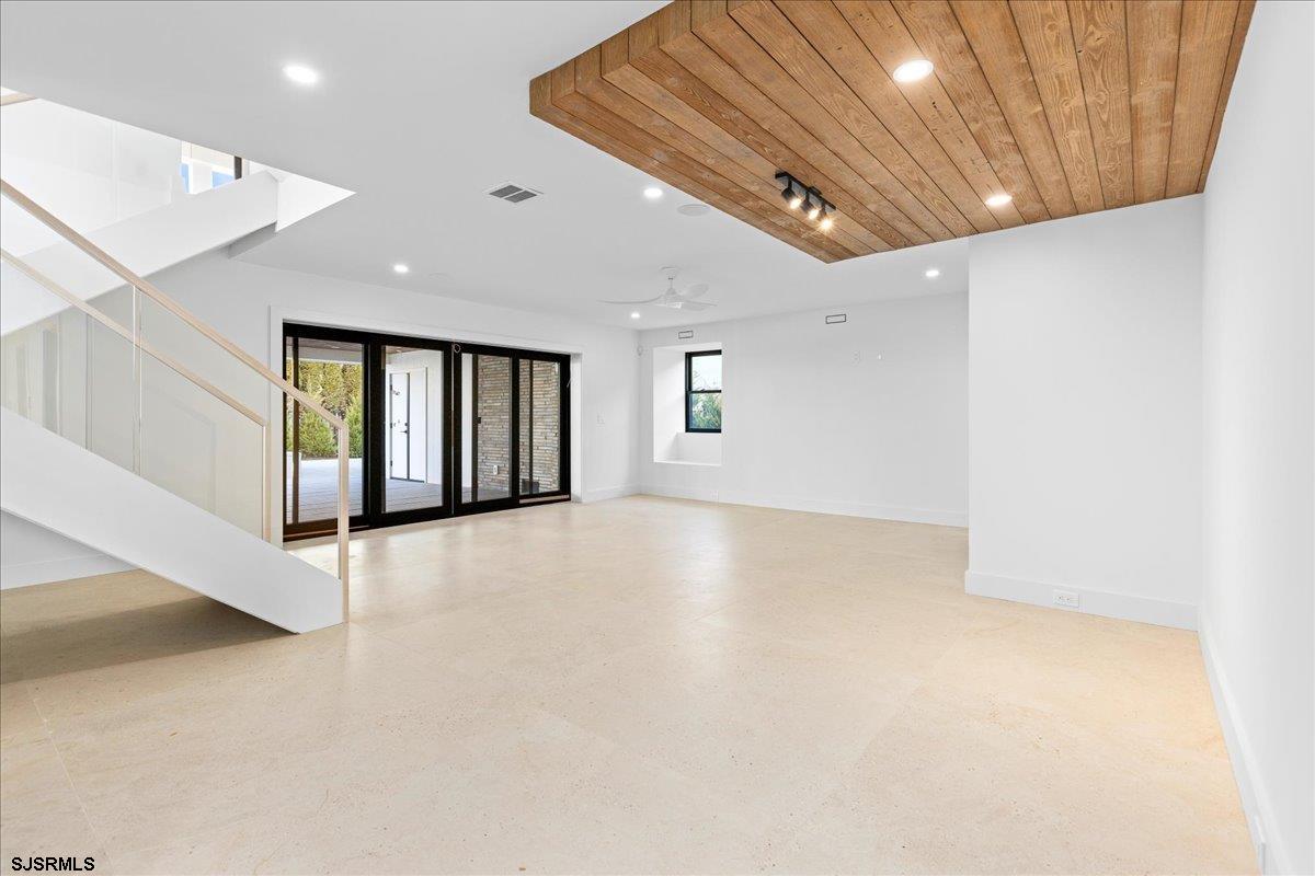 2 Dolphin Dr