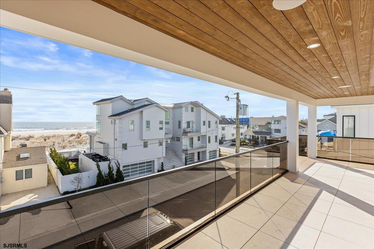 2 Dolphin Dr