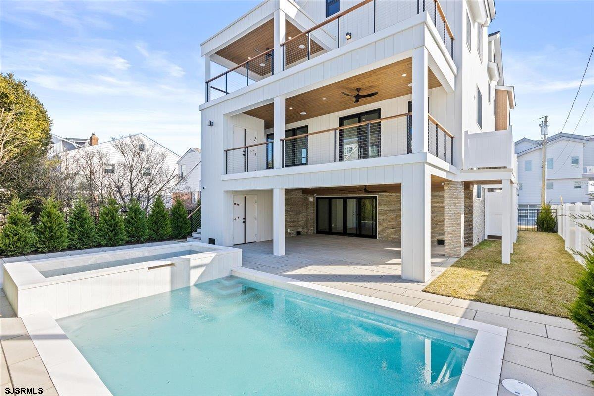 2 Dolphin Dr