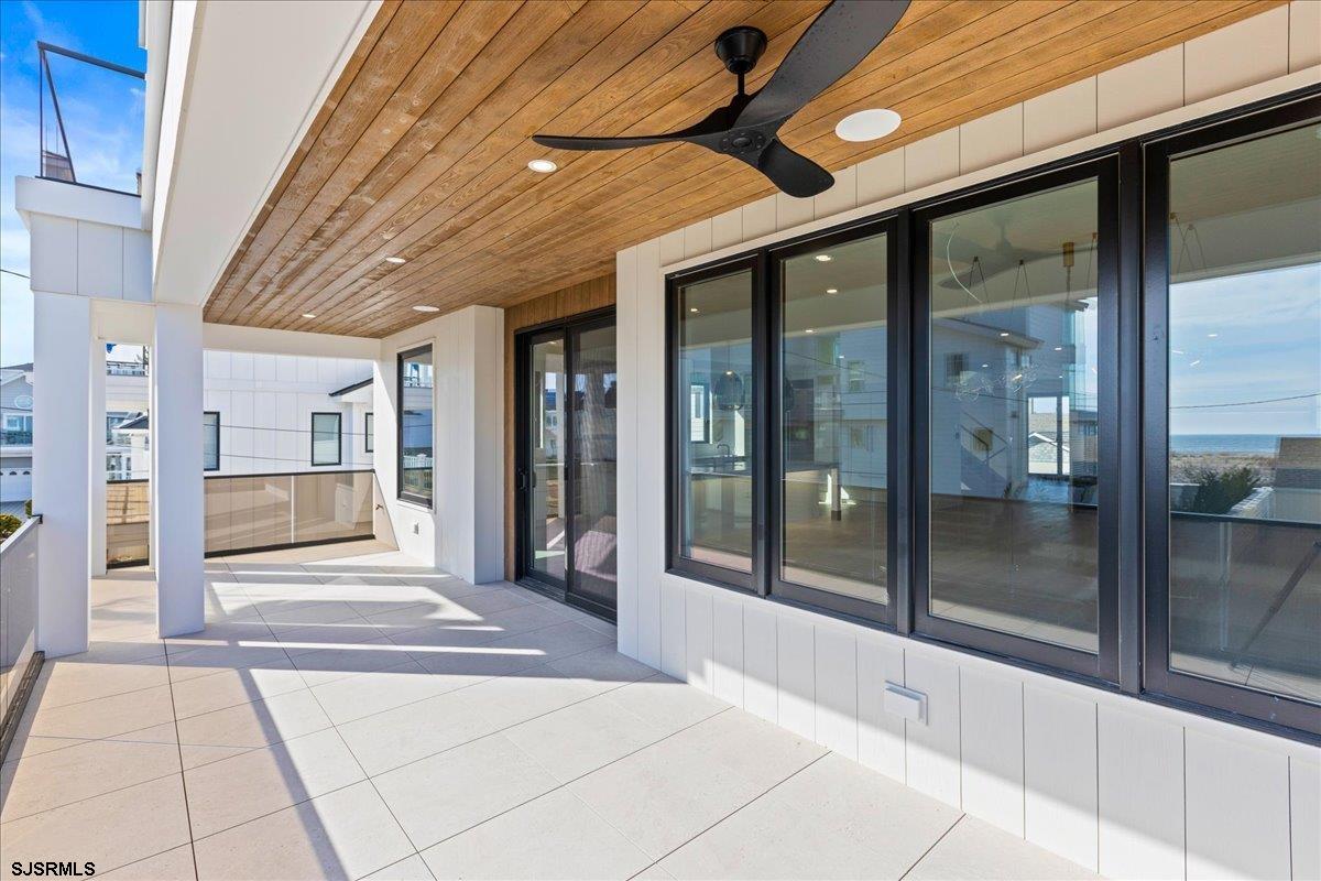 2 Dolphin Dr