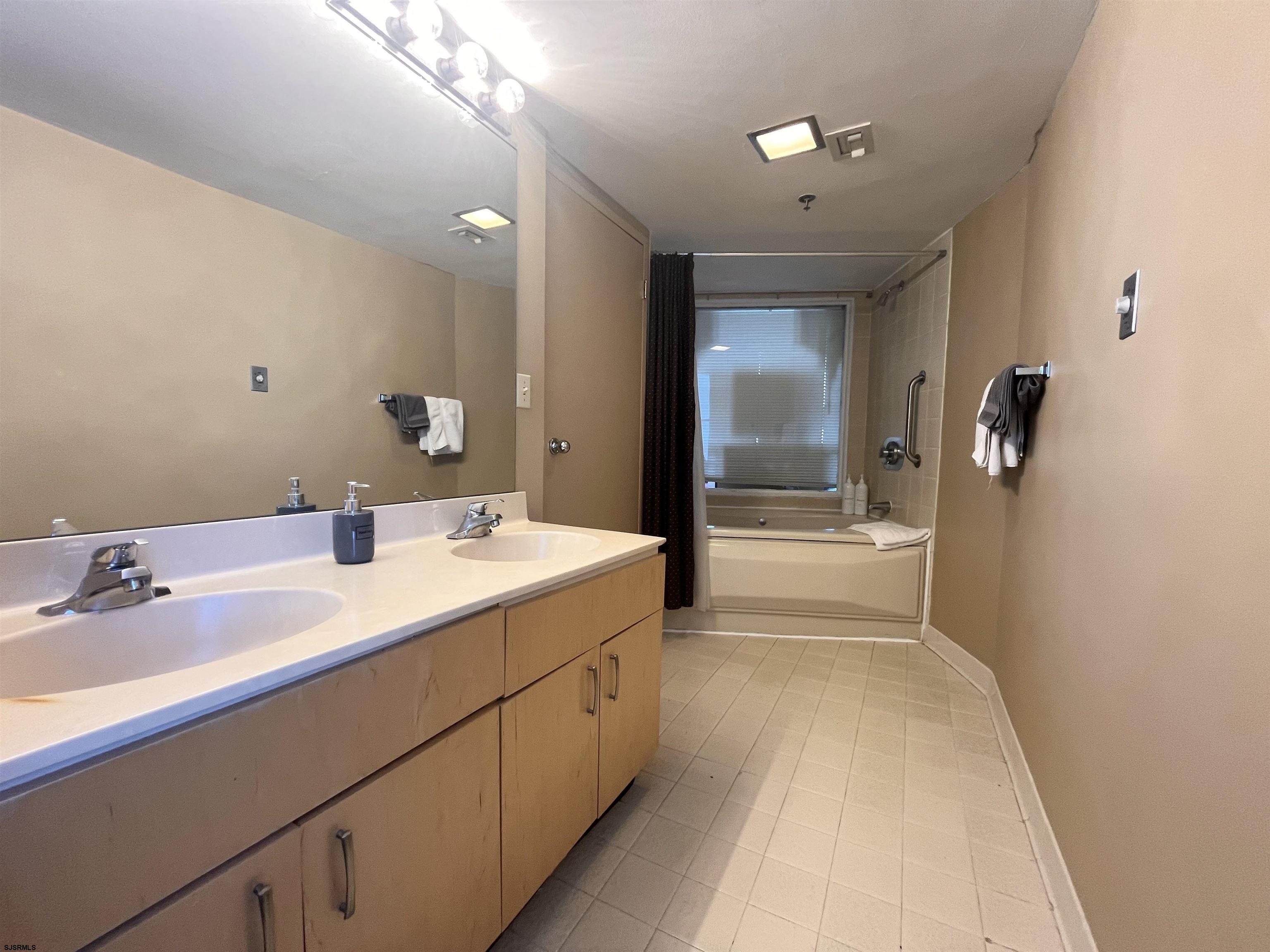 1515 Boardwalk Unit: 1110