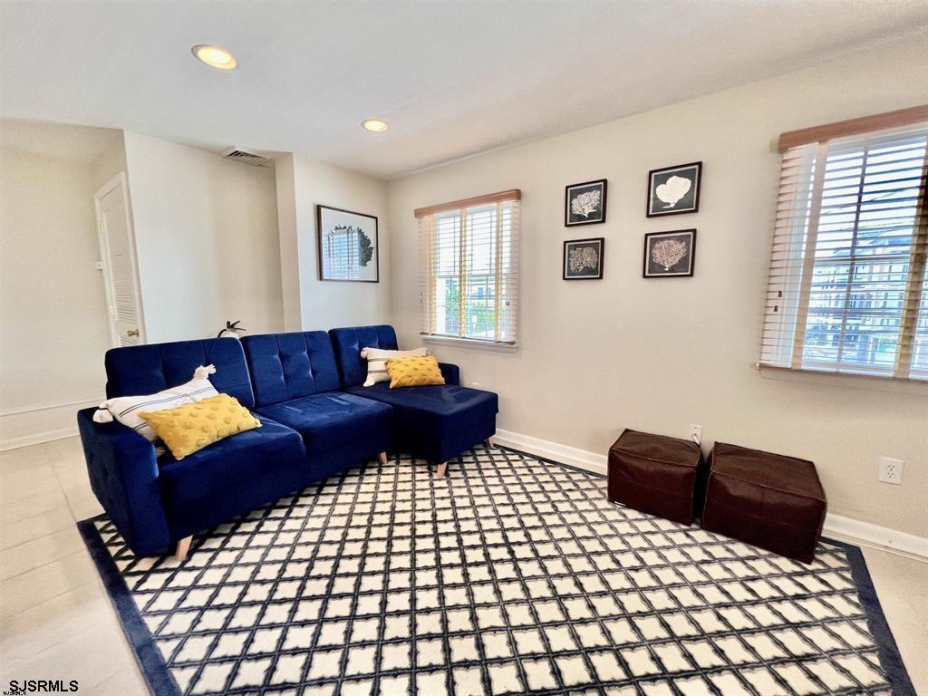 7811 Atlantic Ave Unit: 3