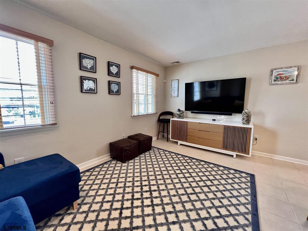 7811 Atlantic Ave Unit: 3