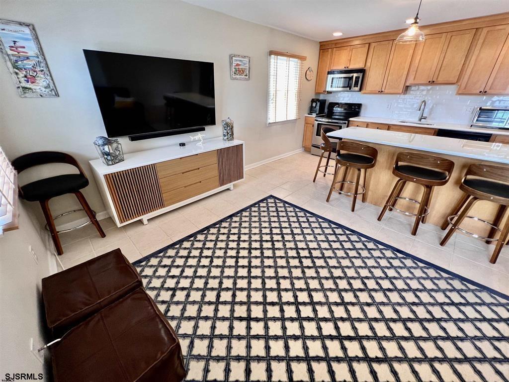 7811 Atlantic Ave Unit: 3