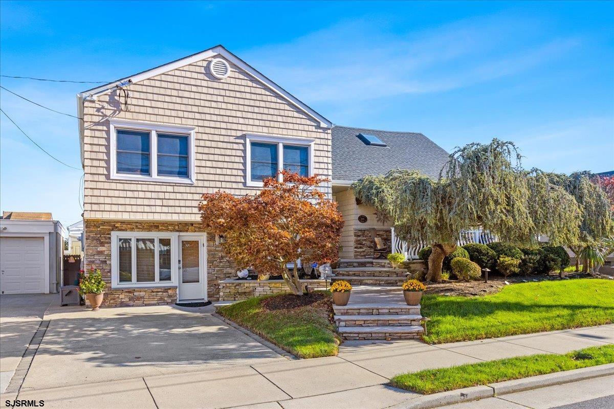 209 N Douglas Ave