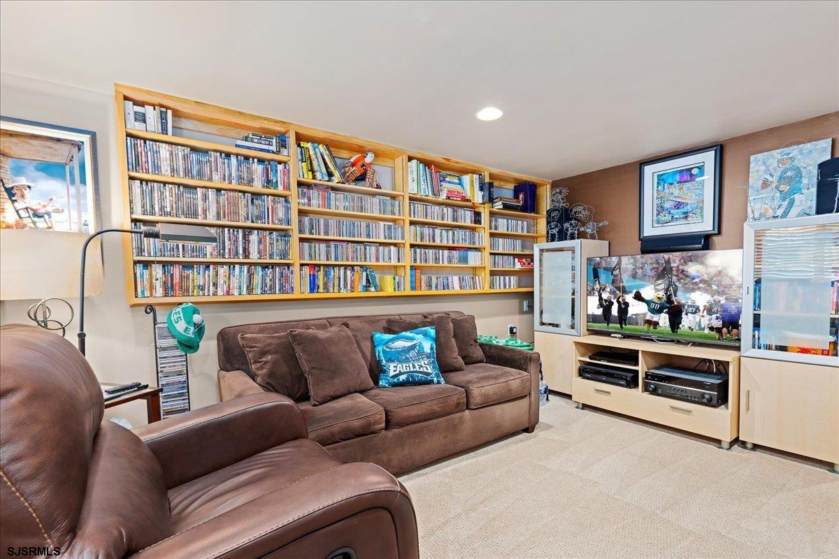 209 N Douglas Ave