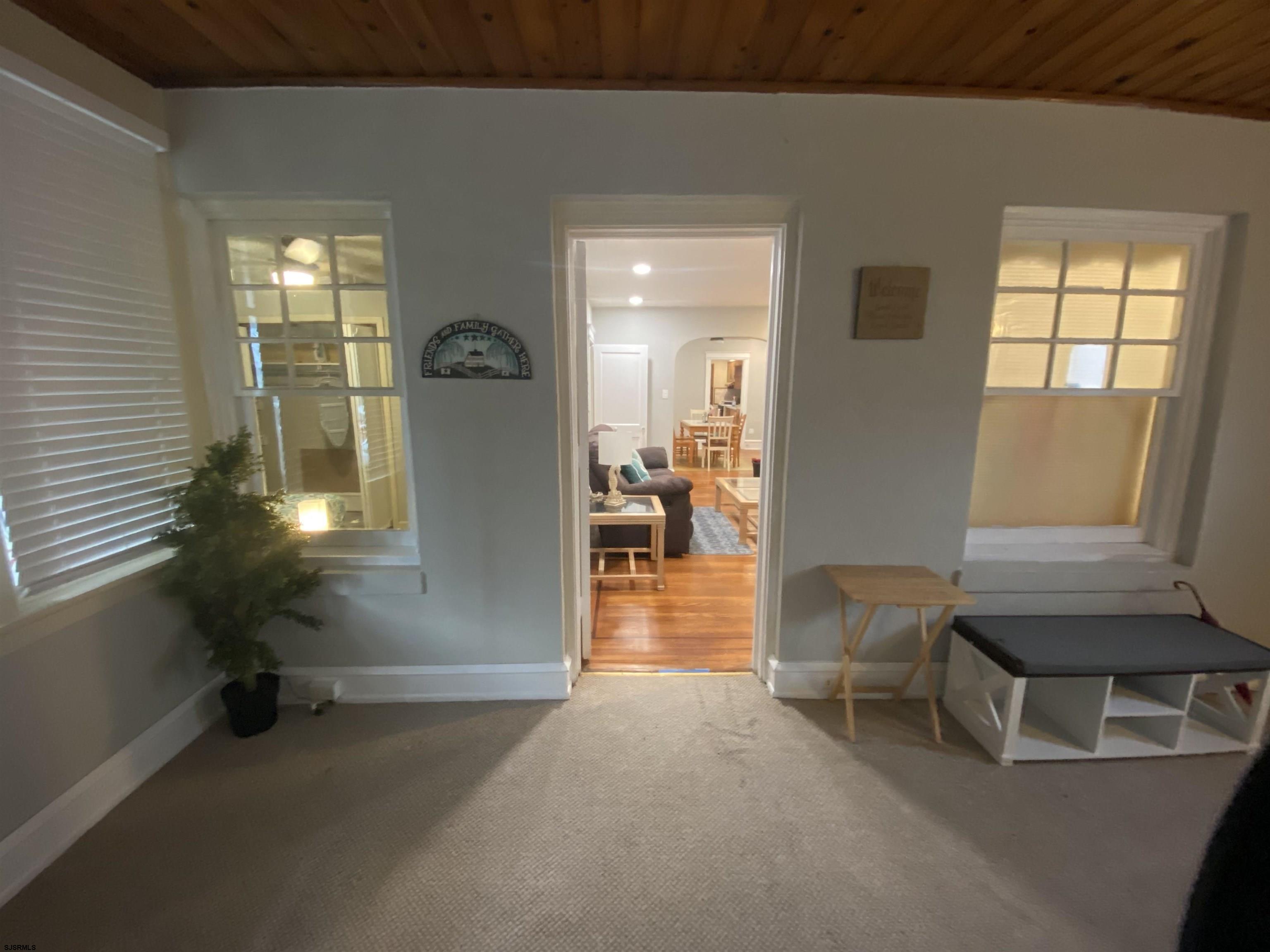 3 N Sacramento Ave