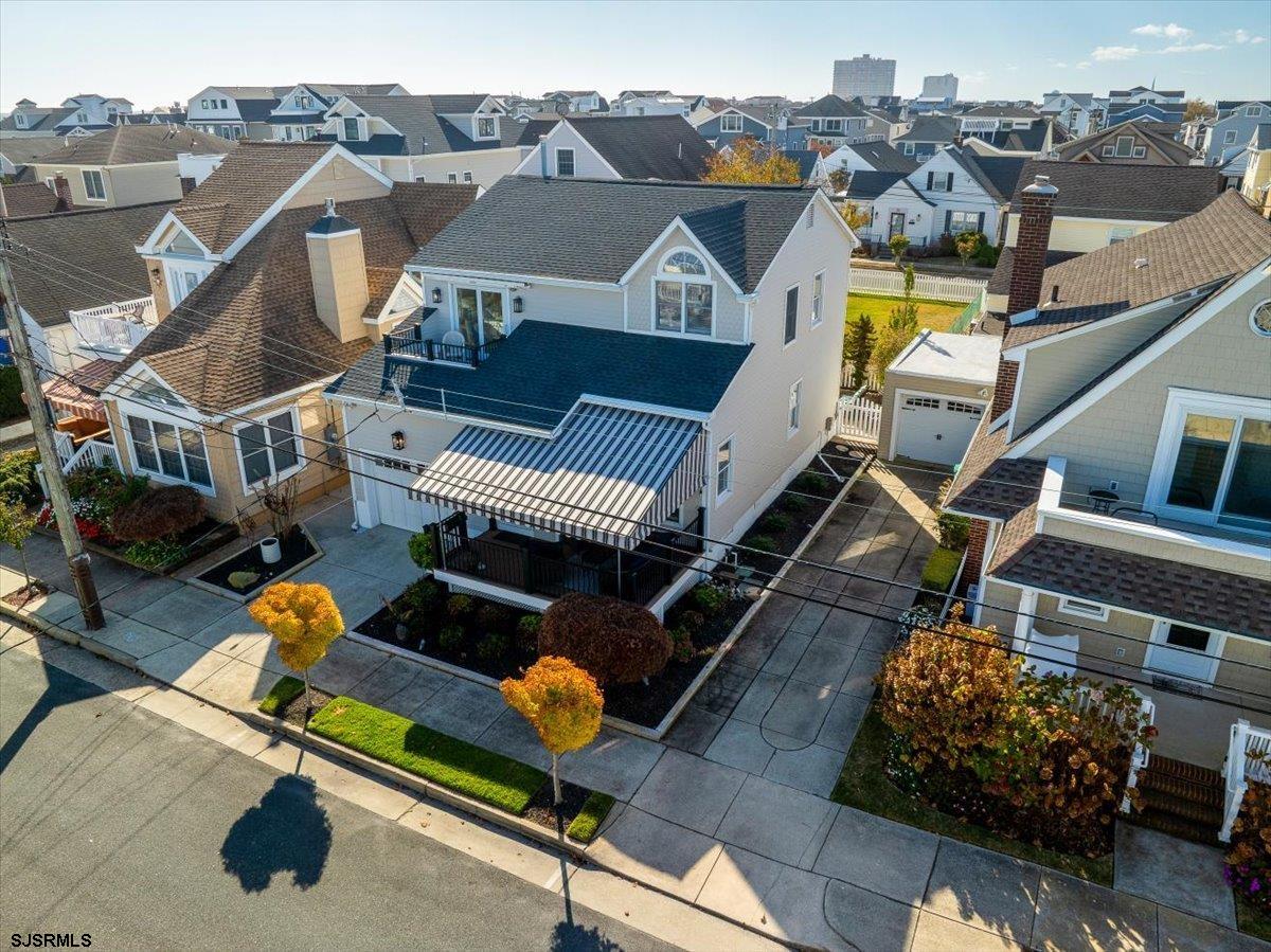 10 S Iroquois Ave