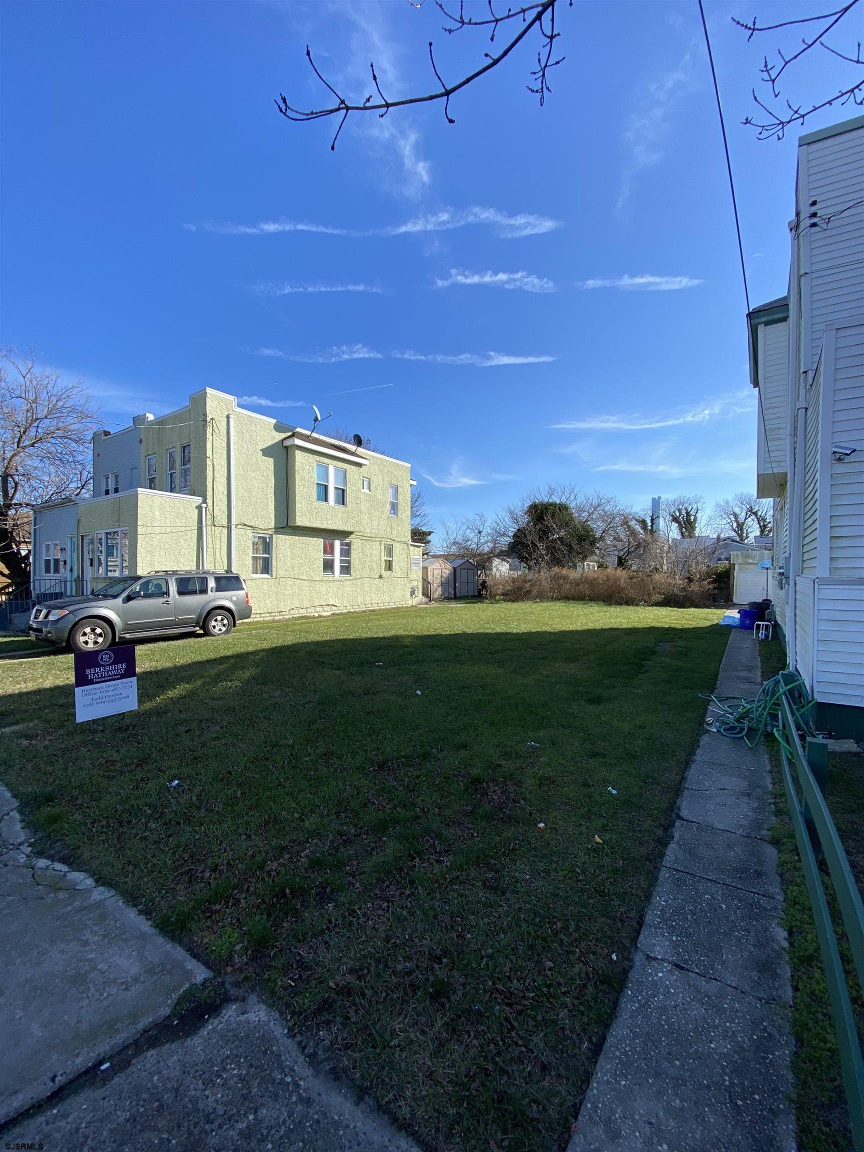 718 Magellan Ave