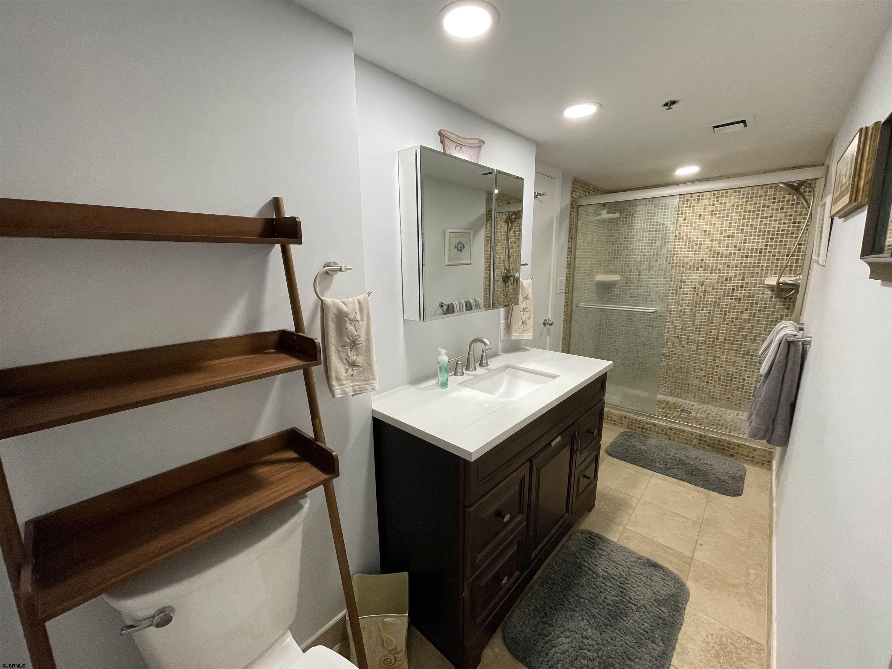 3851 Boardwalk Ave Unit: 905