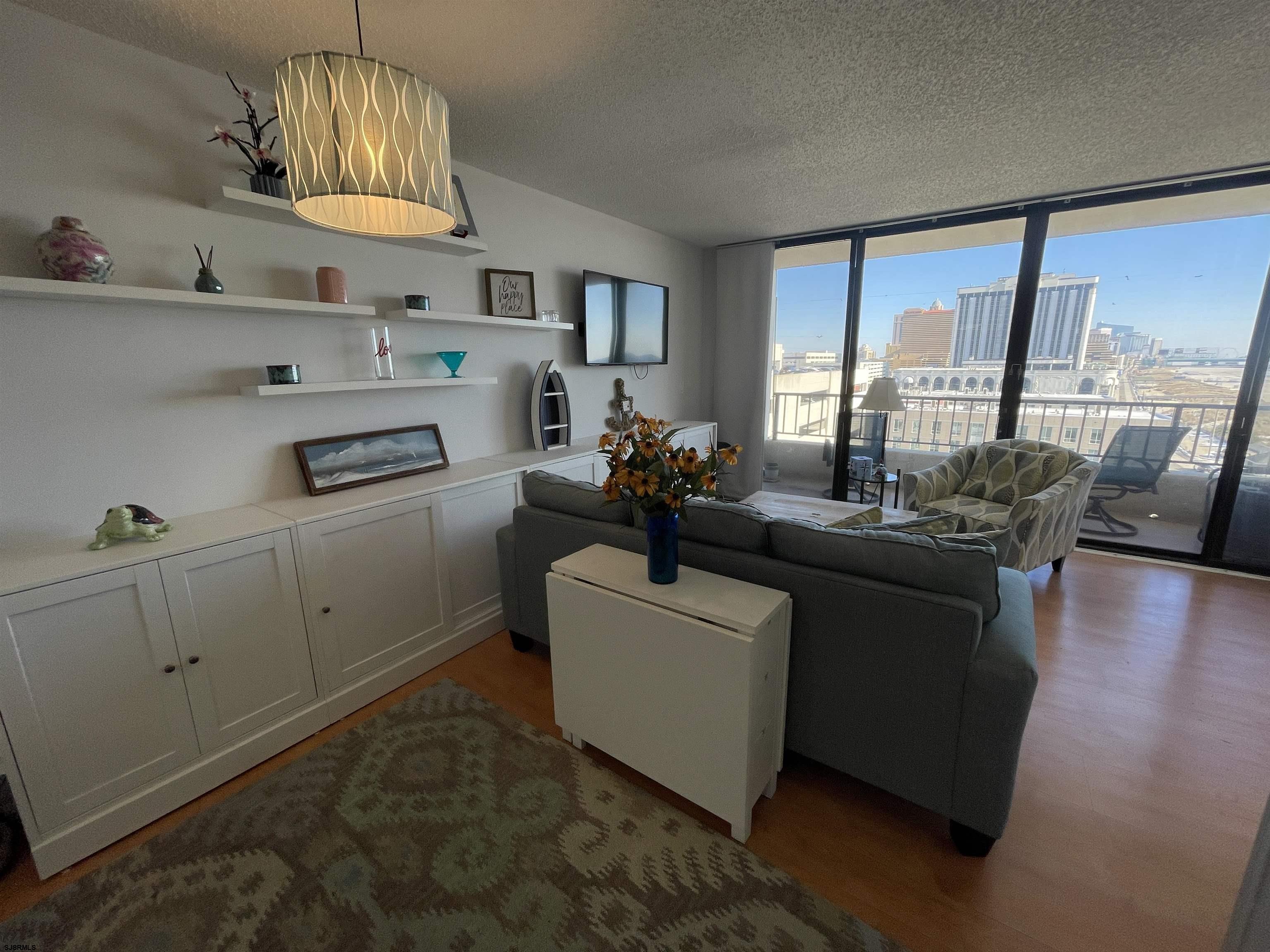 3851 Boardwalk Ave Unit: 905