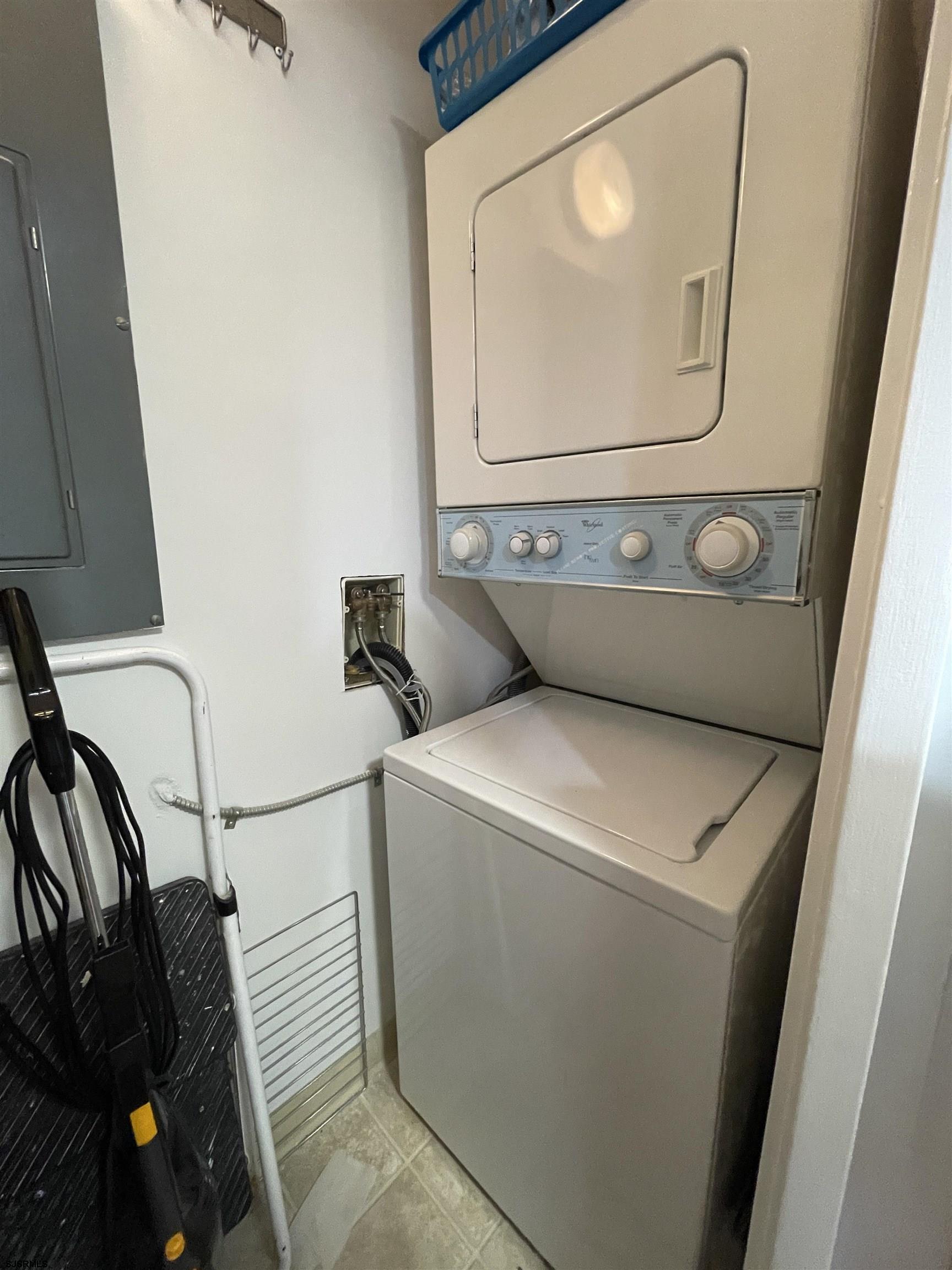 3851 Boardwalk Ave Unit: 905