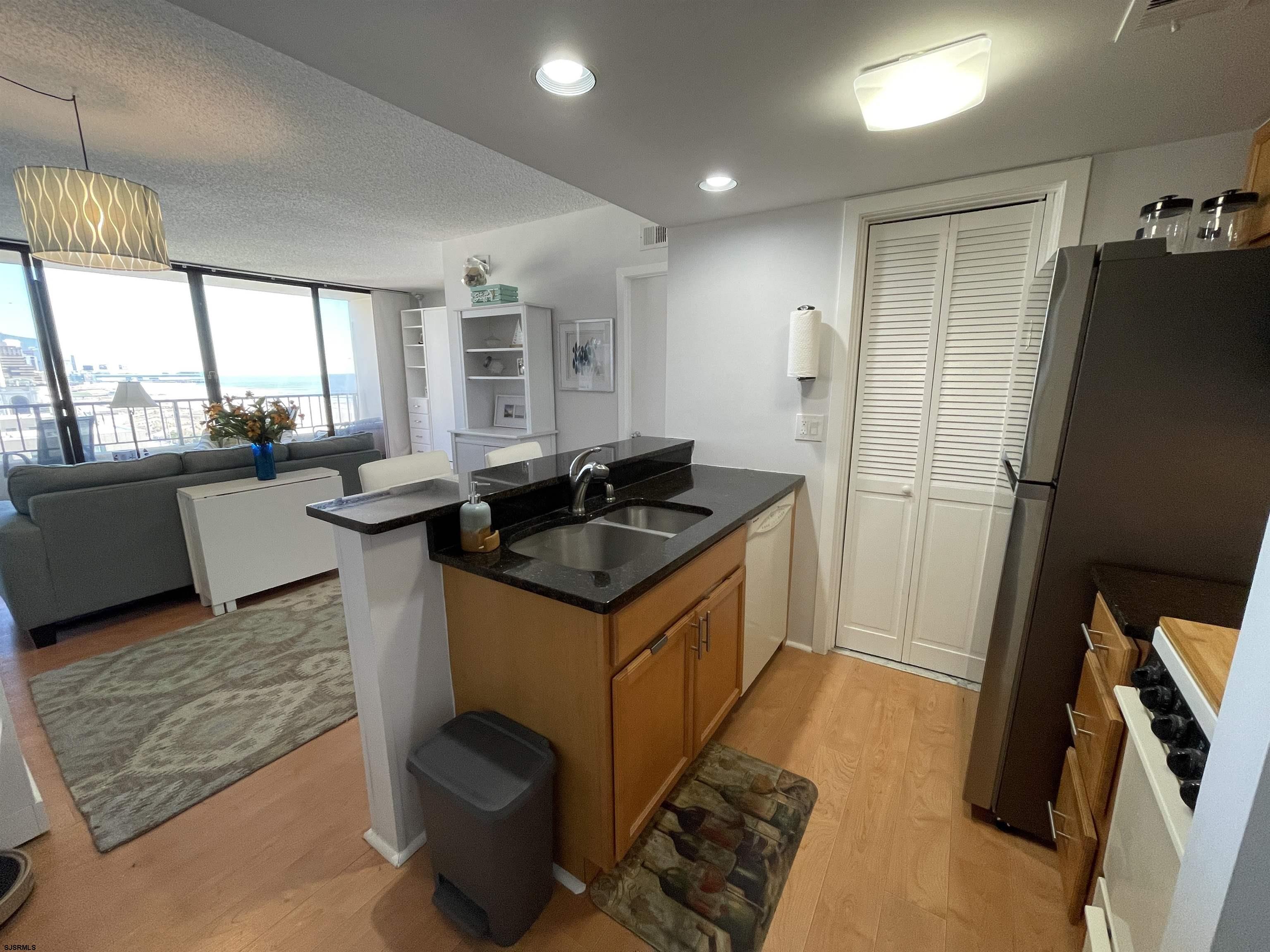 3851 Boardwalk Ave Unit: 905