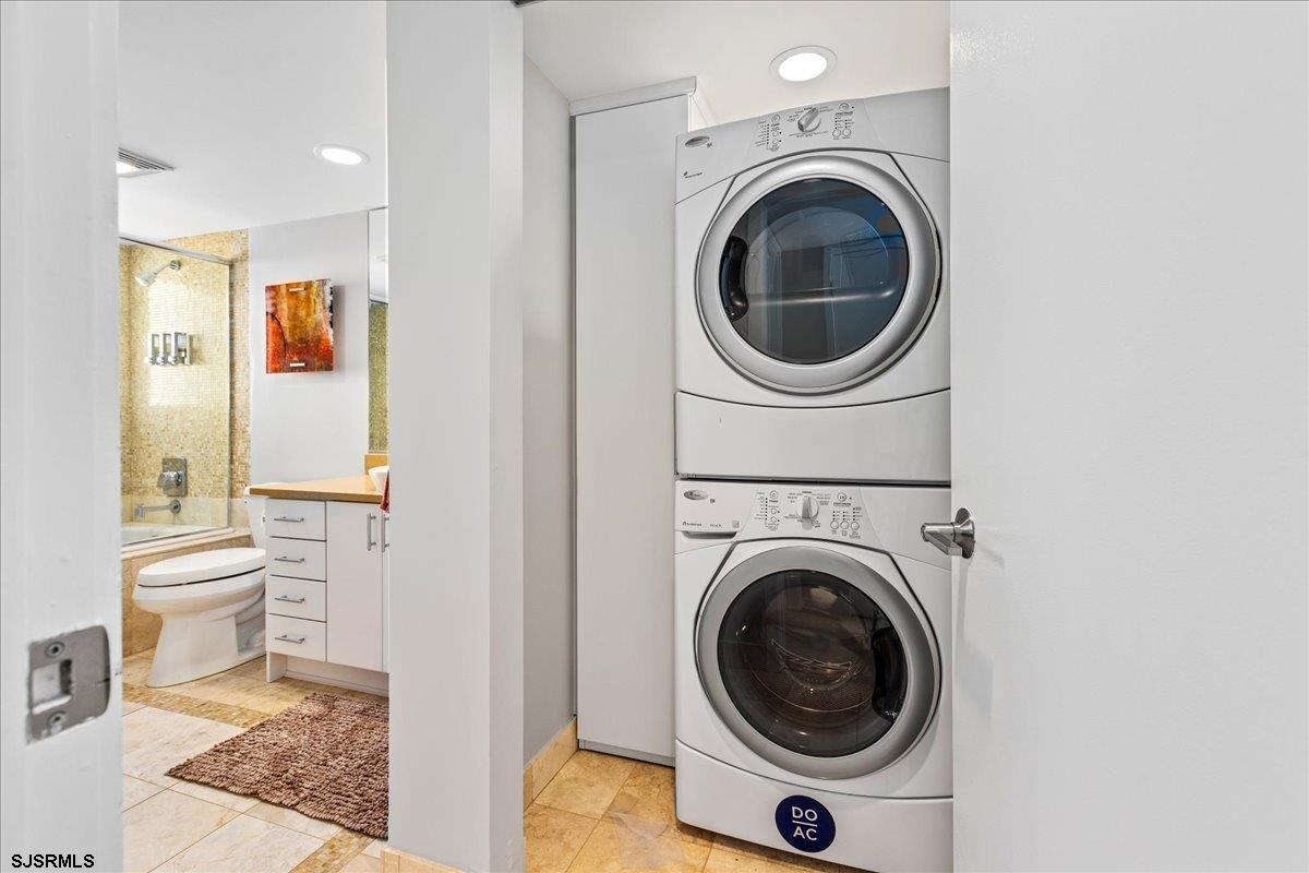 7701 Atlantic Ave Unit: 18E