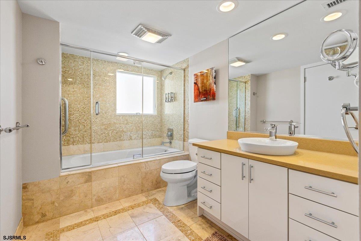 7701 Atlantic Ave Unit: 18E