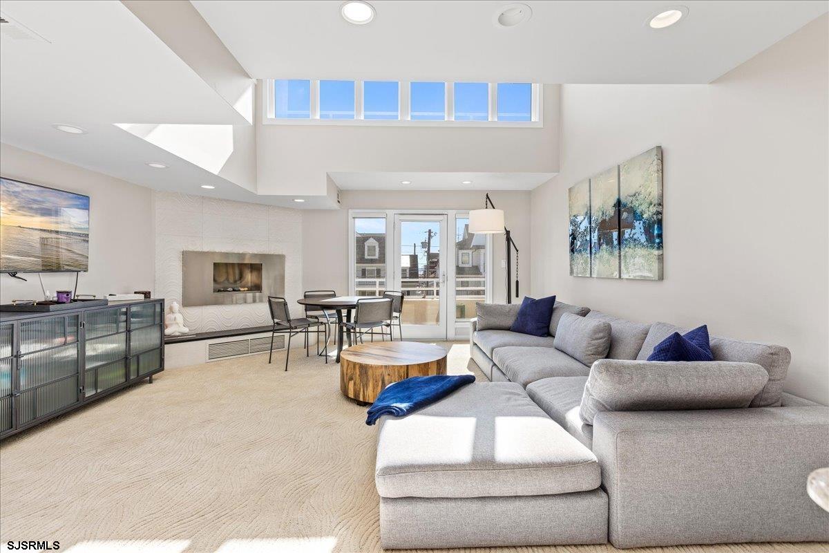 7701 Atlantic Ave Unit: 18E