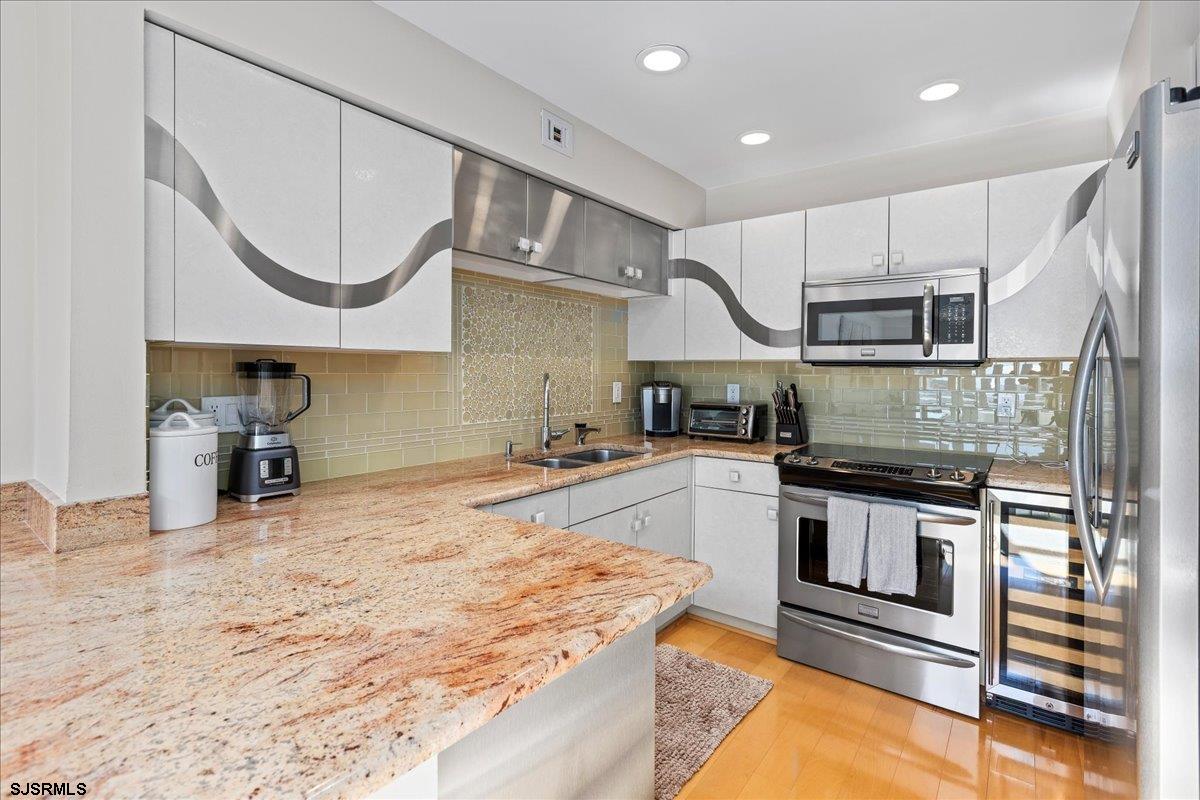 7701 Atlantic Ave Unit: 18E