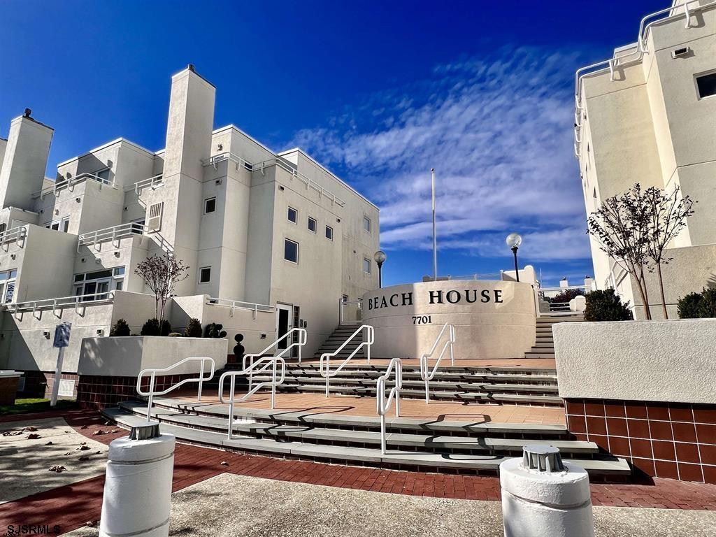 7701 Atlantic Ave Unit: 18E