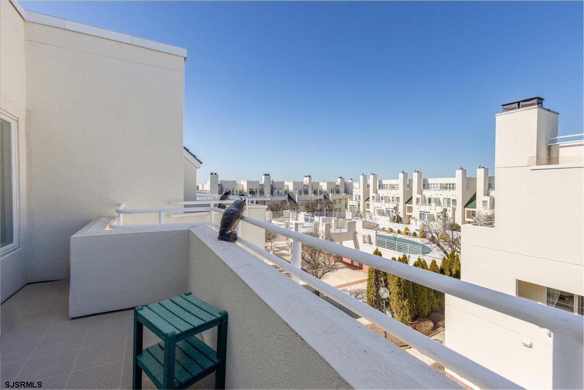 7701 Atlantic Ave Unit: 18E