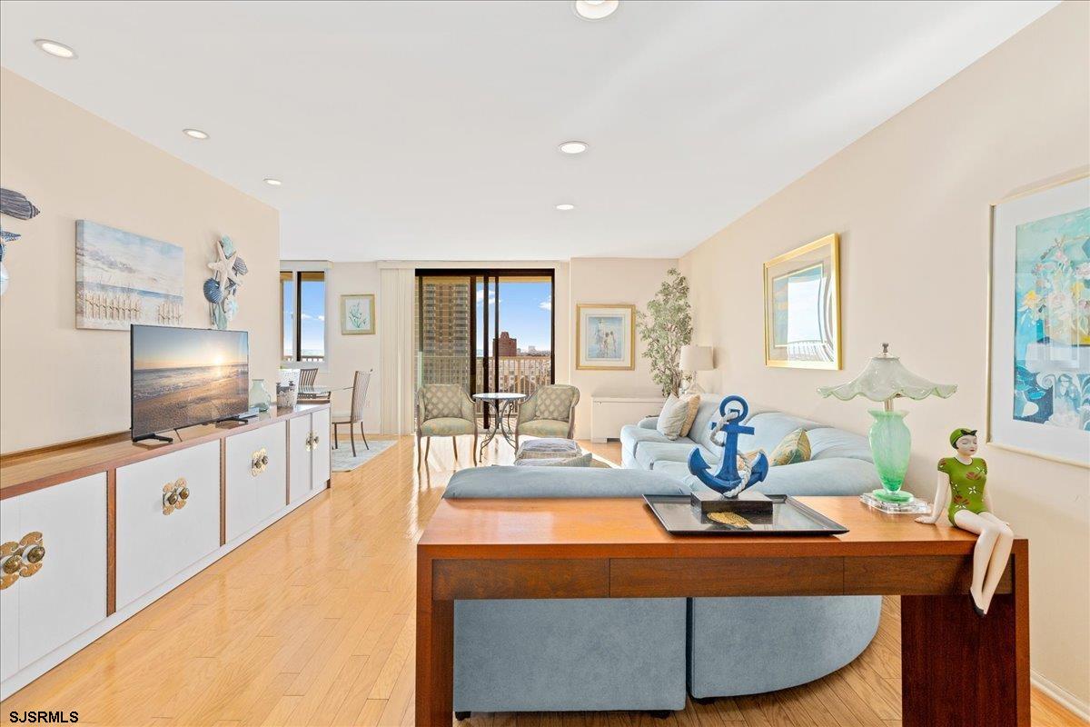 5000 Boardwalk Unit: 601