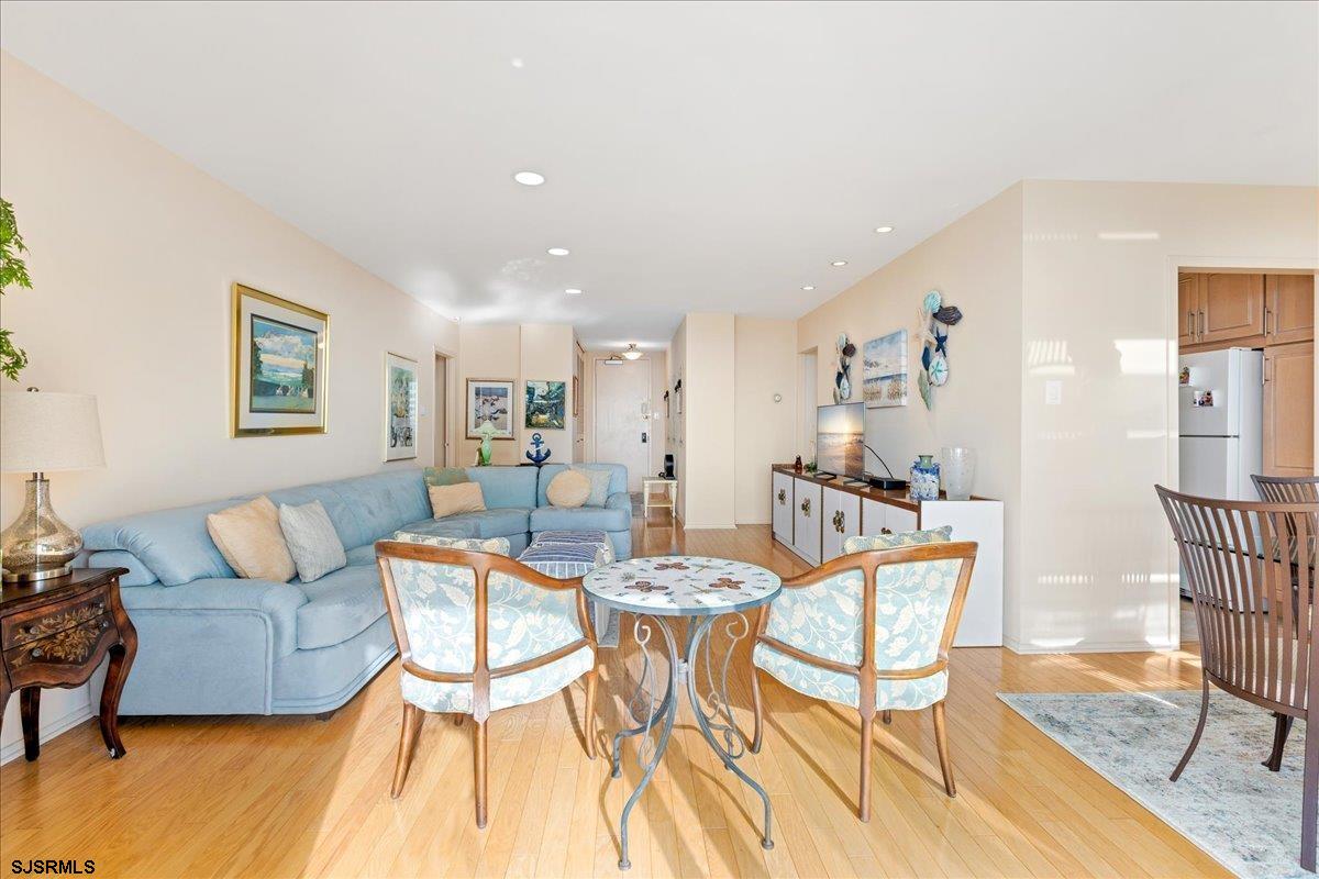 5000 Boardwalk Unit: 601