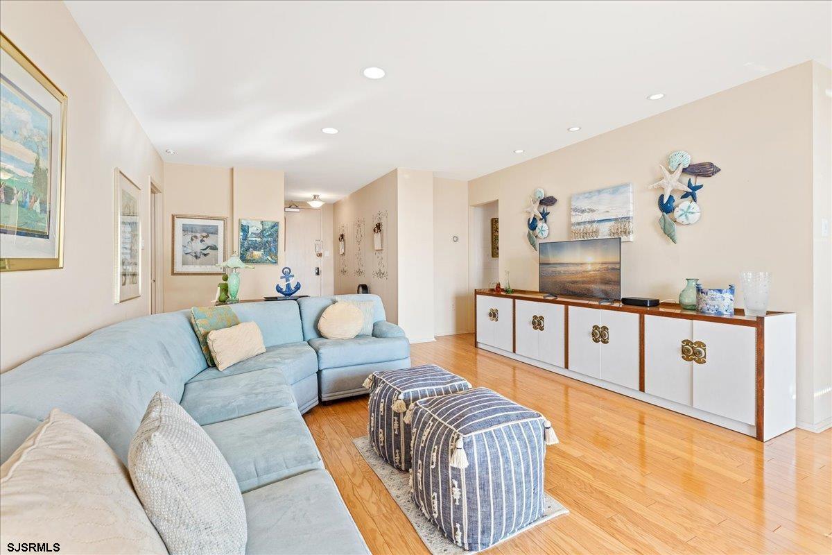5000 Boardwalk Unit: 601