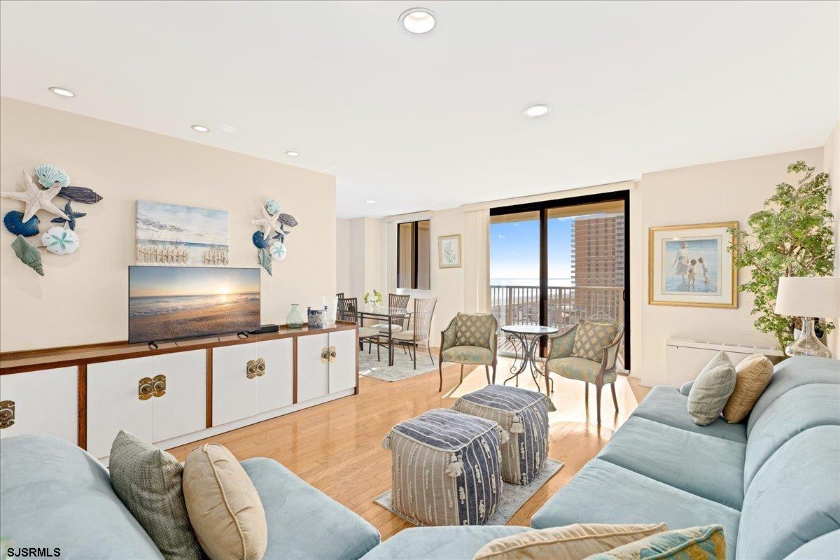 5000 Boardwalk Unit: 601