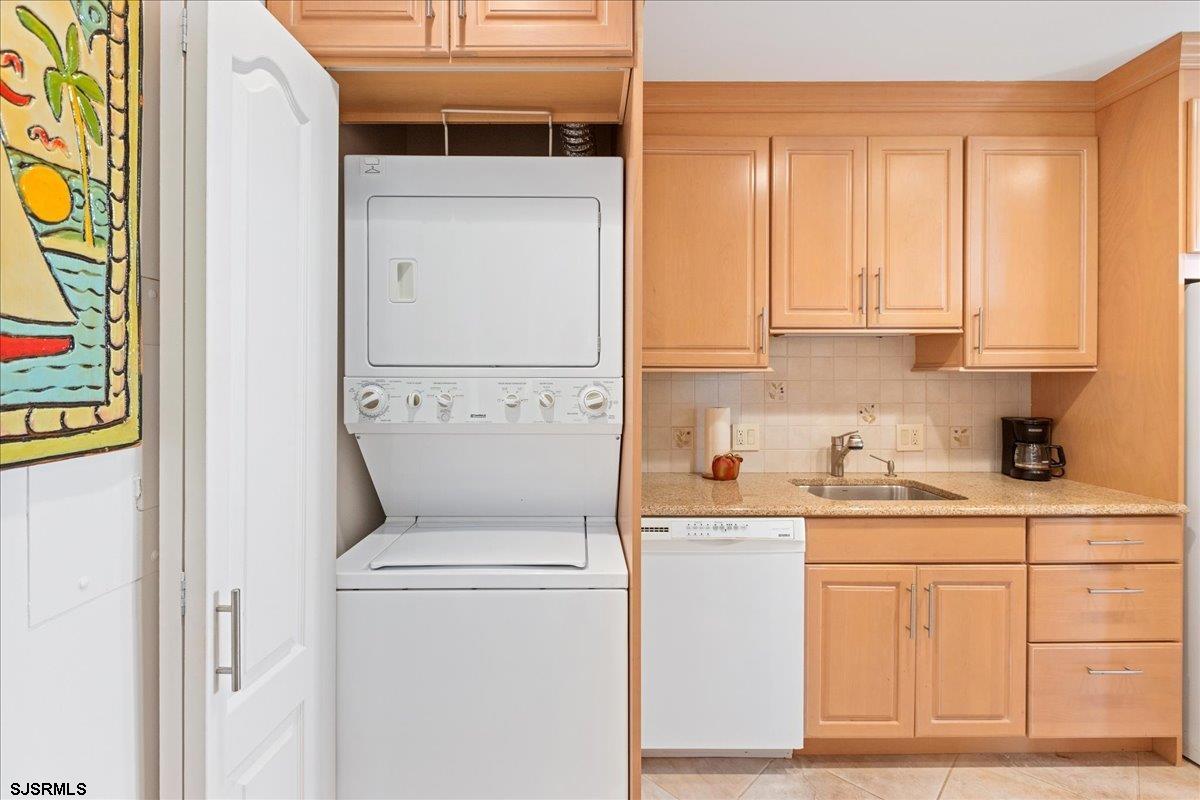 5000 Boardwalk Unit: 601