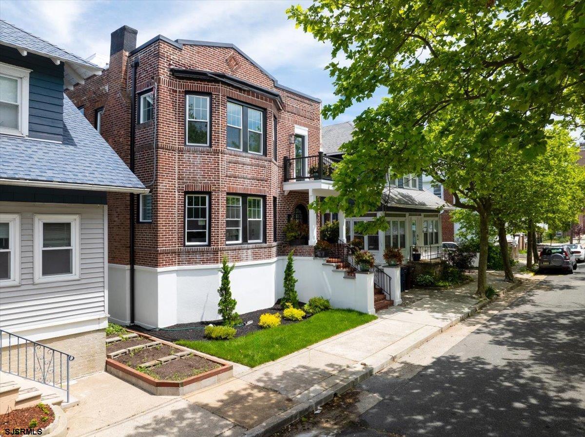 23 N Vassar Square Unit: Upstairs