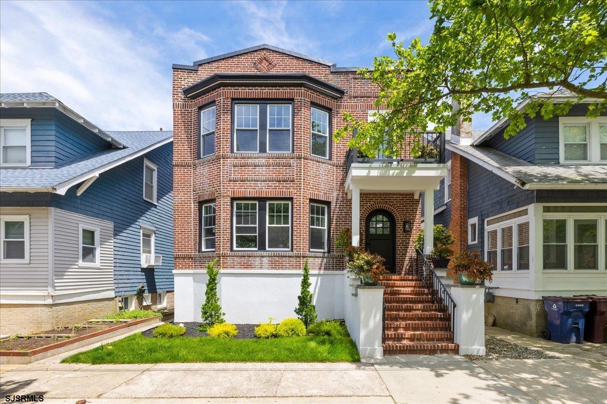 23 N Vassar Square Unit: Upstairs