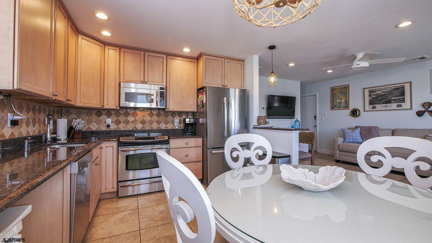 9506 Ventnor Ave Unit: 10