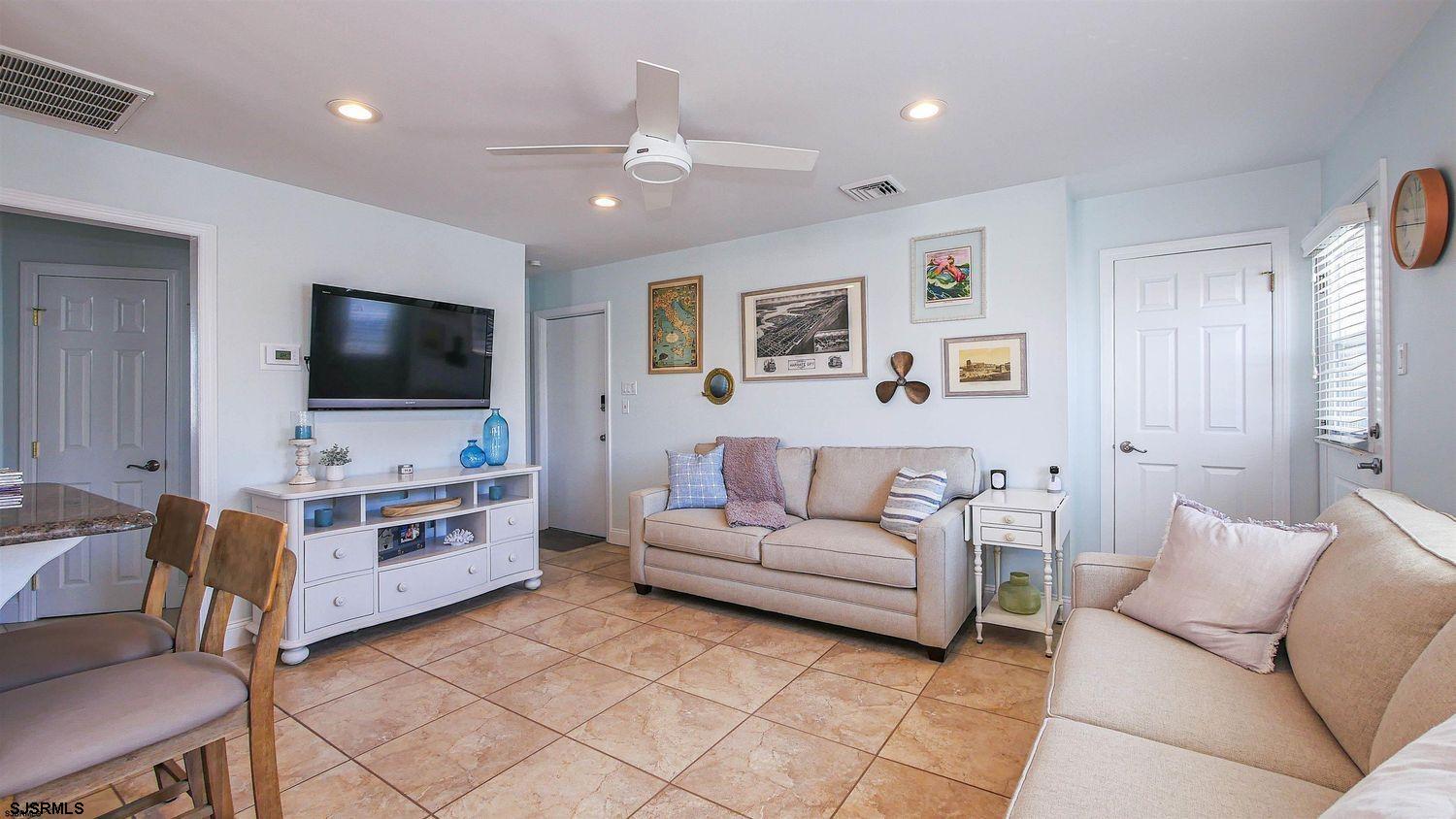 9506 Ventnor Ave Unit: 10