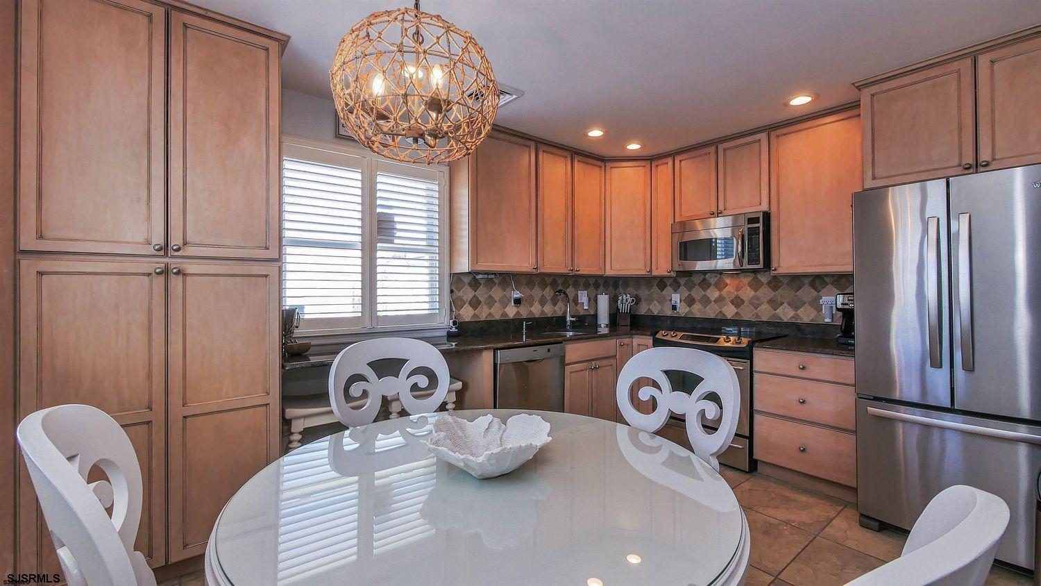 9506 Ventnor Ave Unit: 10
