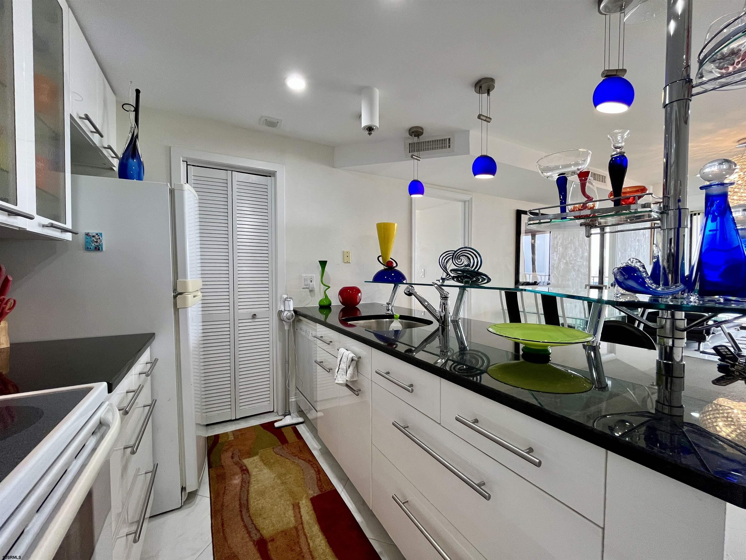 3851 Boardwalk Unit: 2011