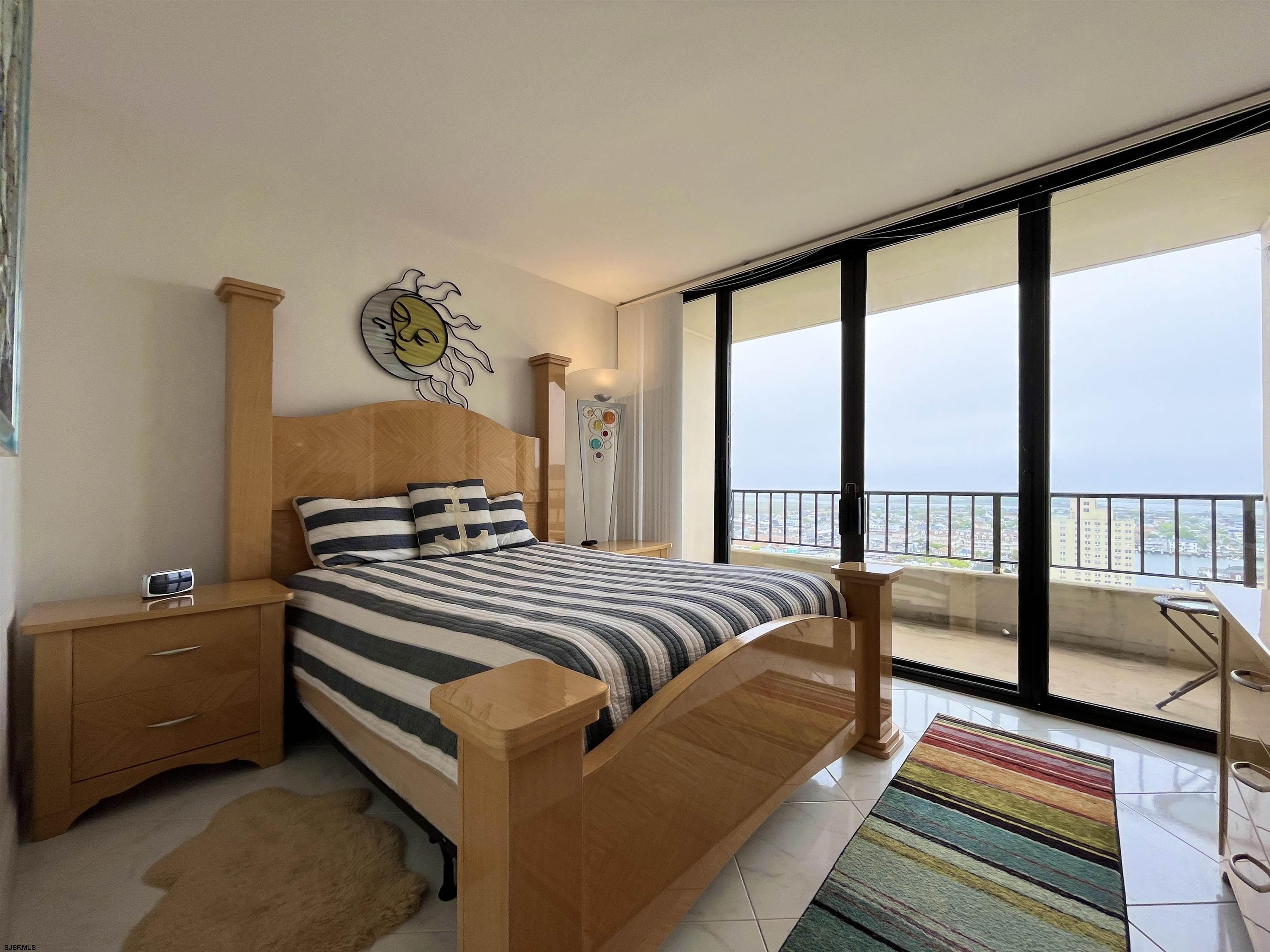 3851 Boardwalk Unit: 2011