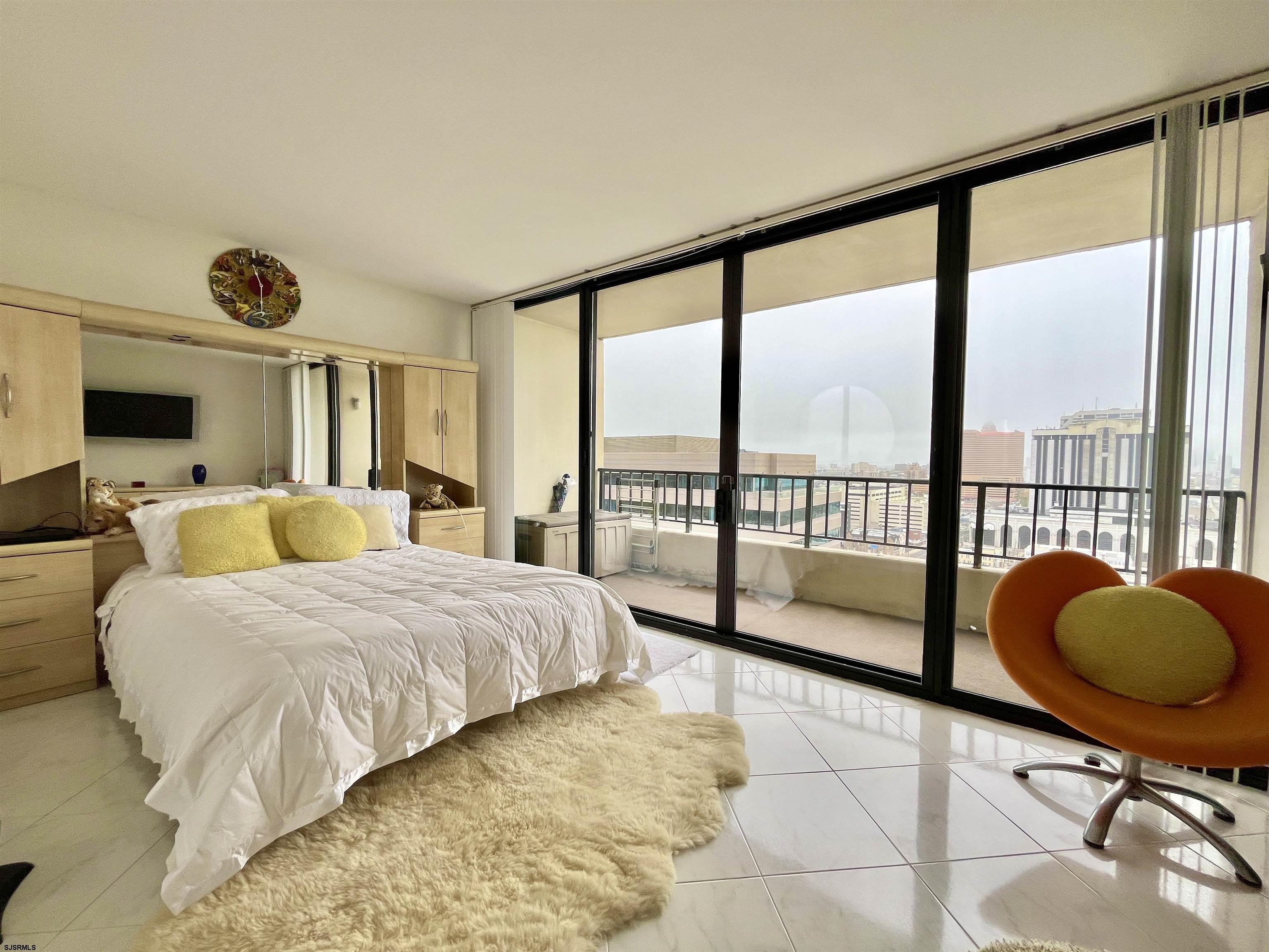 3851 Boardwalk Unit: 2011